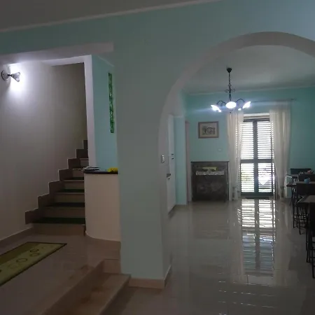 Bed & Breakfast Alos *